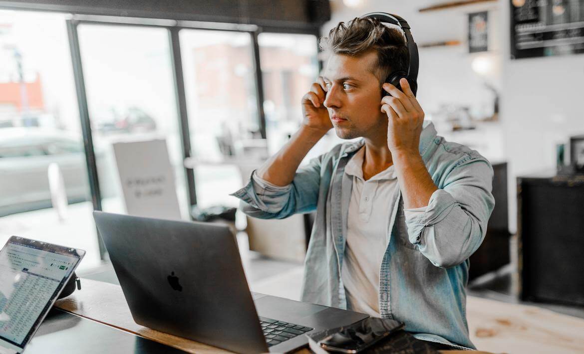 How to sales demo: Tools, tips, and examples