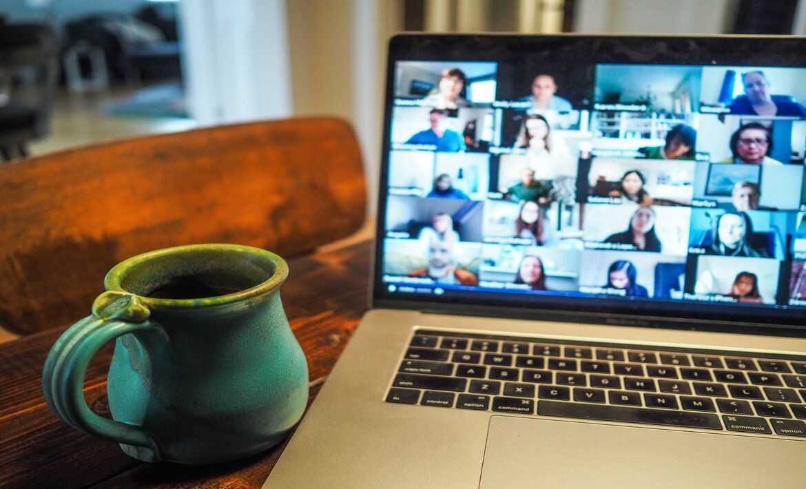 How to increase the efficiency of distributed sales teams: 7 best practices and tips
